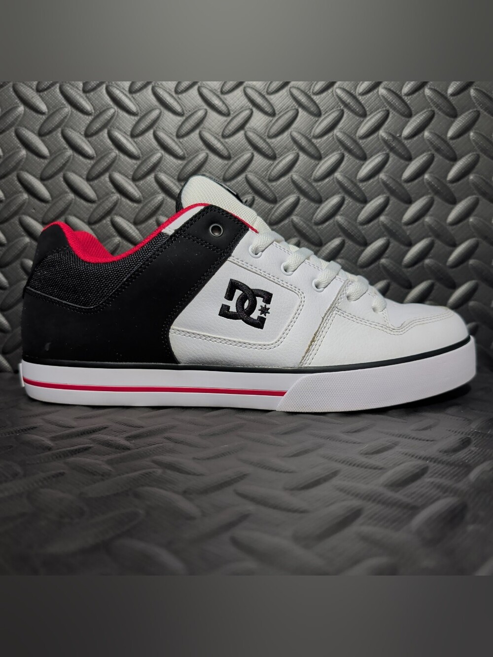 DC "Pure" skateboarding shoes size 13 300660